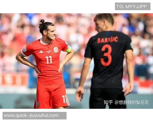 探索足球的英文句子及其在日常交流中的应用技巧与实例 探索足球的英文句子及其在日常交流中的应用技巧与实例